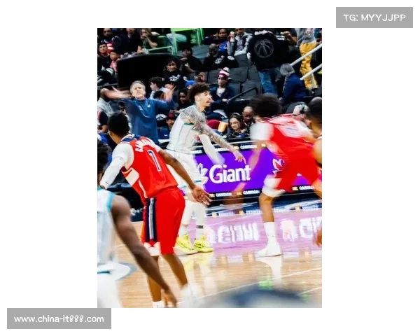 拉梅尔鲍尔的三球趣事：从炫技到挑战极限的精彩瞬间